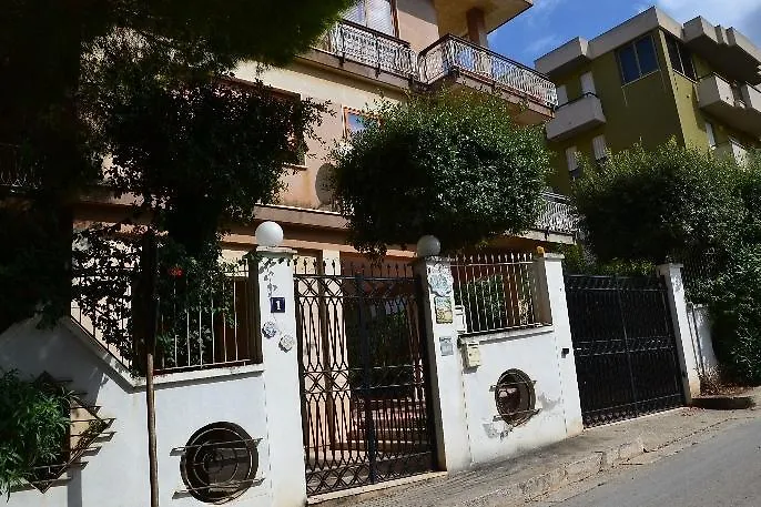 Bed & Breakfast A Due Passi Da Erice B&B Italy